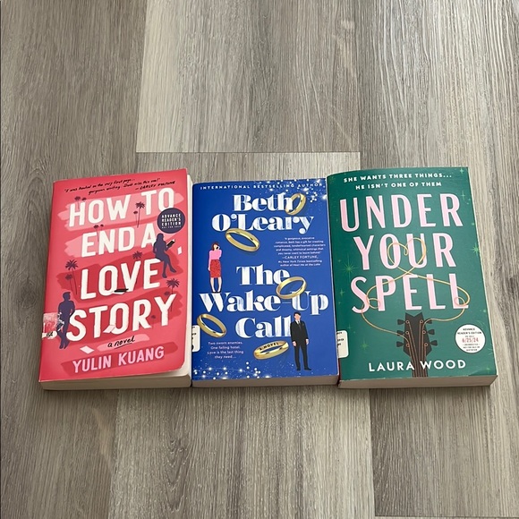 Book bundle - Picture 1 of 2